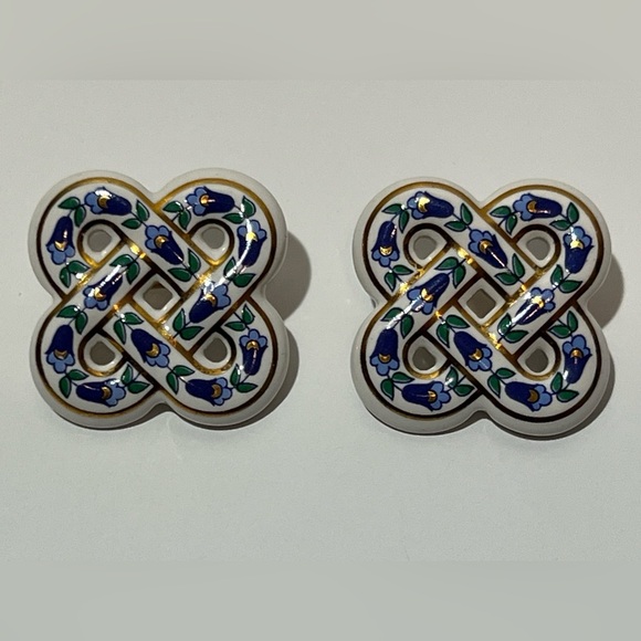 Source Unknown Jewelry - Vintage Porcelain Celtic Eternity Love Knot Earrings White Blue Gold Floral